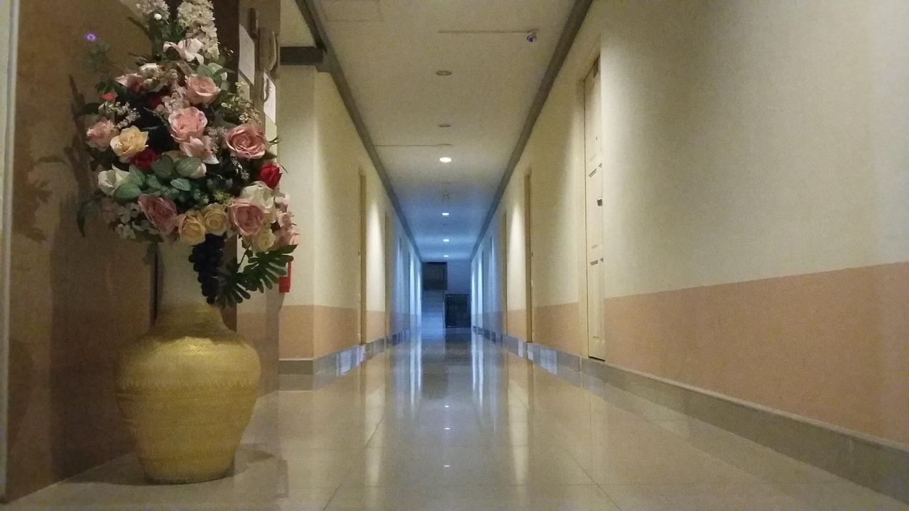 Surin Mansion Hotel Ngoại thất bức ảnh